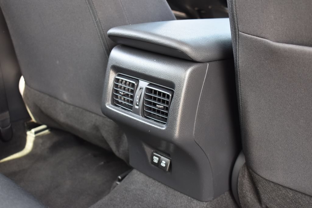 Used 2025 Toyota Camry LE FWD image 31