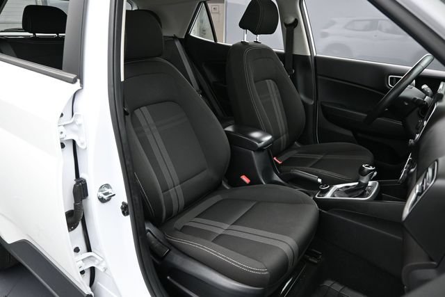 Used 2024 Hyundai Venue SEL FWD image 28