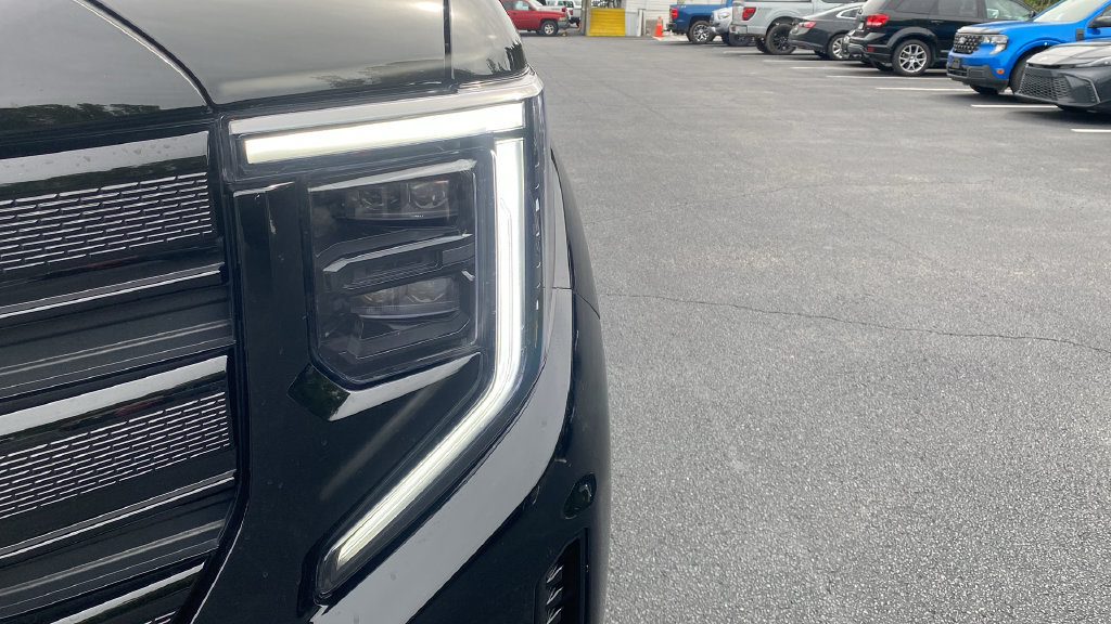 Used 2025 GMC Sierra 1500 Elevation w/ Elevation Premium Package AWD/4WD image 9
