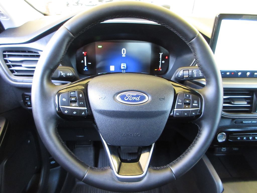 Certified 2025 Ford Escape SE FWD image 14