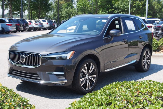 Used 2023 Volvo XC60 B5 Ultimate w/ Protection Package Premier FWD image 4