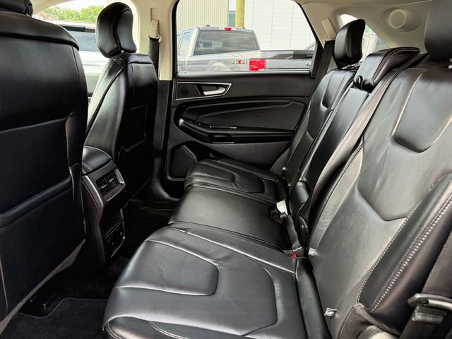 Certified 2018 Ford Edge Titanium w/ Technology Package AWD/4WD image 19