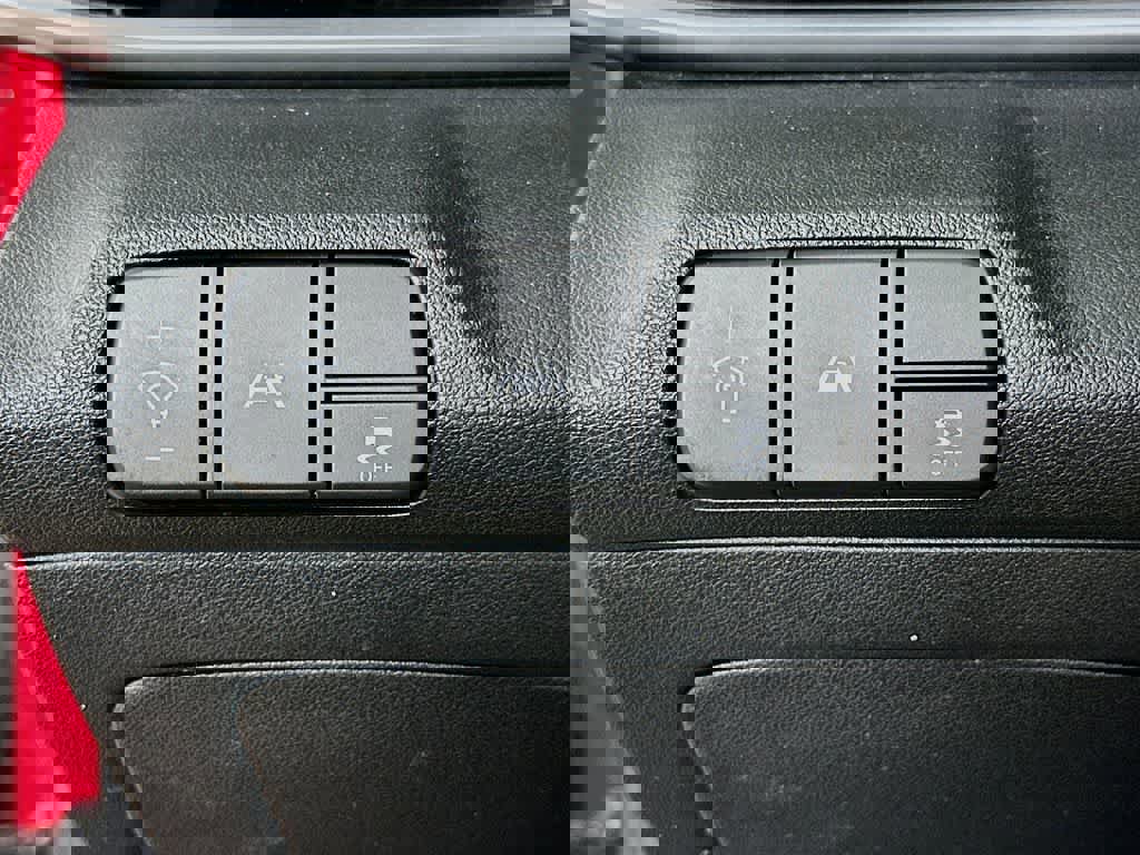 Used 2023 Hyundai Elantra SEL w/ Preferred Accessory Package image 25