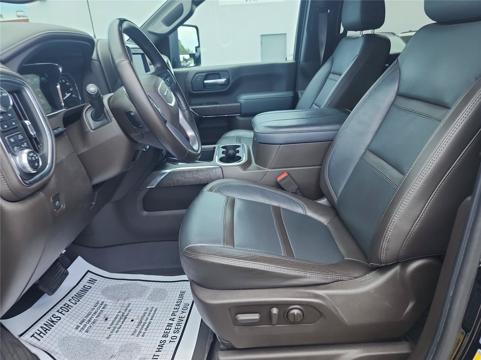 Used 2023 GMC Sierra 2500 Denali w/ Denali Ultimate Package AWD/4WD image 16