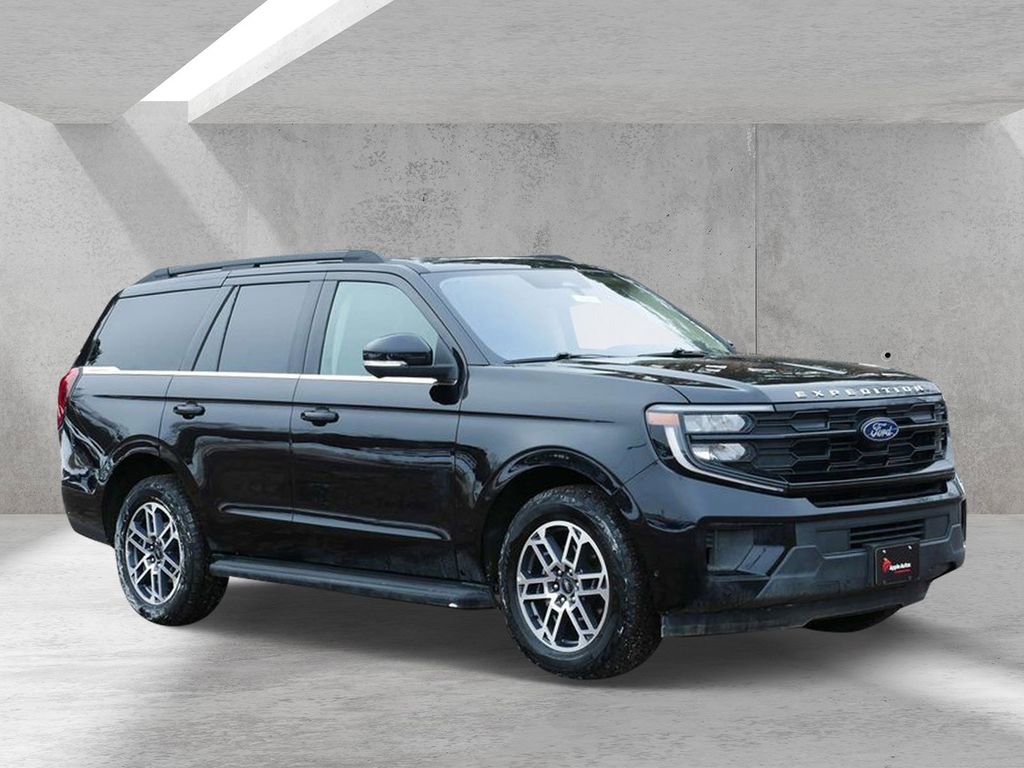 Certified 2025 Ford Expedition Active AWD/4WD image 1