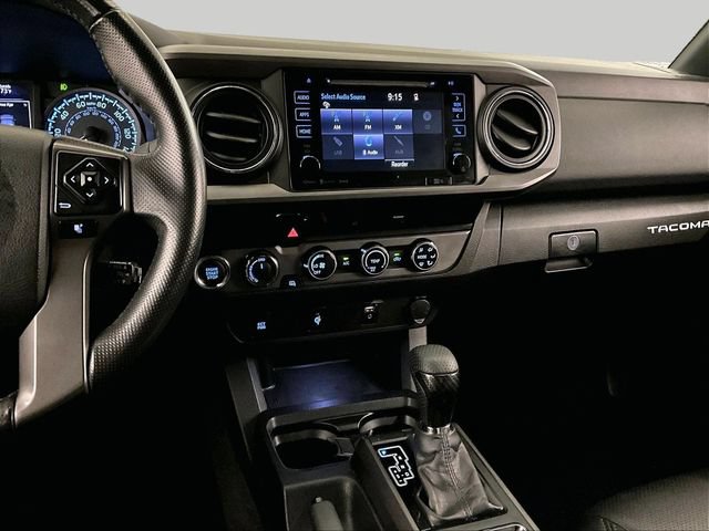 Used 2017 Toyota Tacoma TRD Sport AWD/4WD image 6