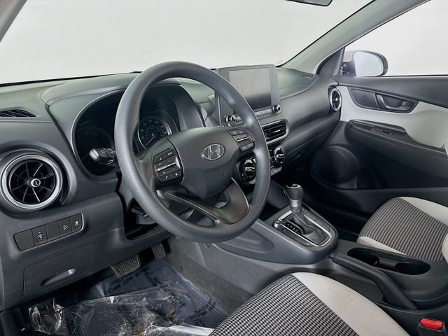 Used 2023 Hyundai Kona SE image 9