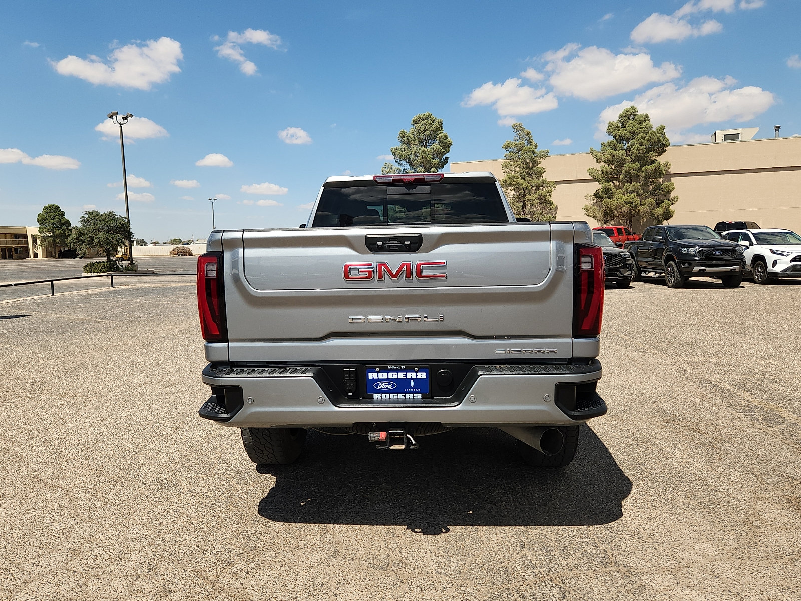 Used 2025 GMC Sierra 2500 Denali w/ Denali Reserve Package AWD/4WD image 6