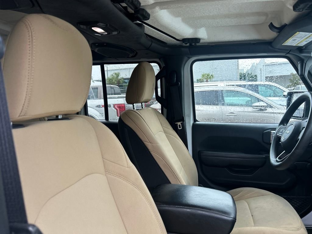 Used 2018 Jeep Wrangler Unlimited Sport image 16