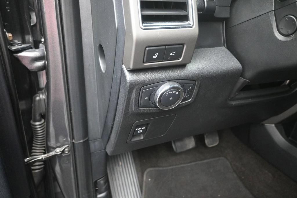 Certified 2021 Ford Expedition XLT RWD image 13