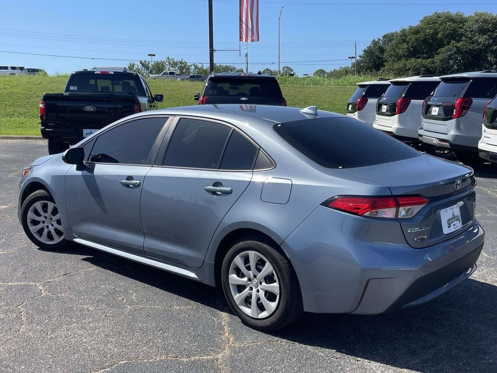 Used 2020 Toyota Corolla LE FWD image 5