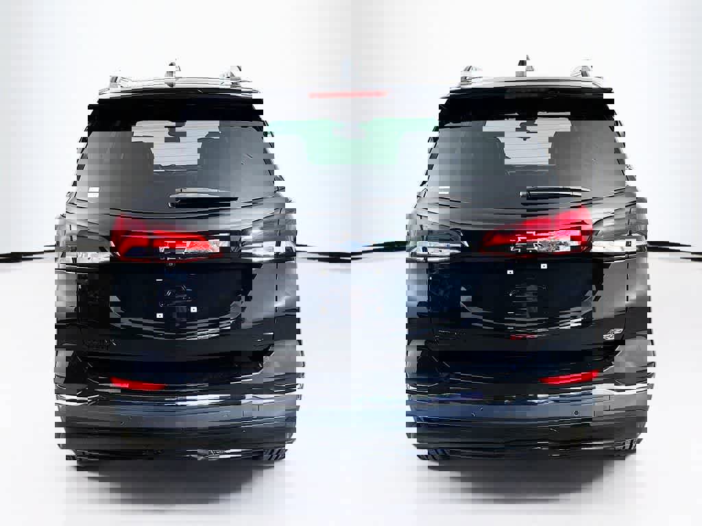 Used 2022 Chevrolet Equinox RS w/ RS Leather Package image 4