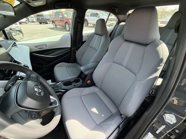 Used 2025 Toyota Corolla SE image 11