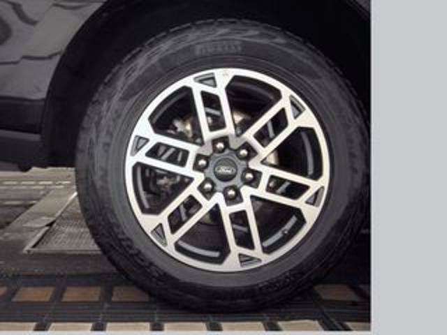 Certified 2025 Ford Expedition Active AWD/4WD image 7