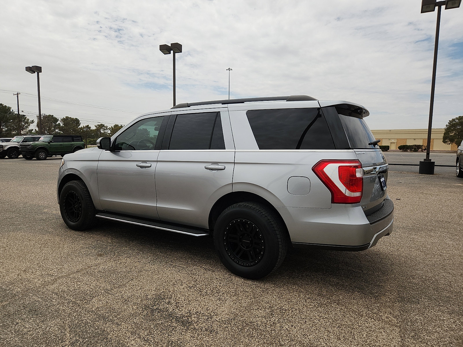 Certified 2020 Ford Expedition XLT w/ Equipment Group 202A AWD/4WD image 4