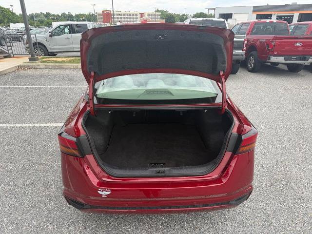 Used 2025 Nissan Altima 2.5 SV FWD image 8