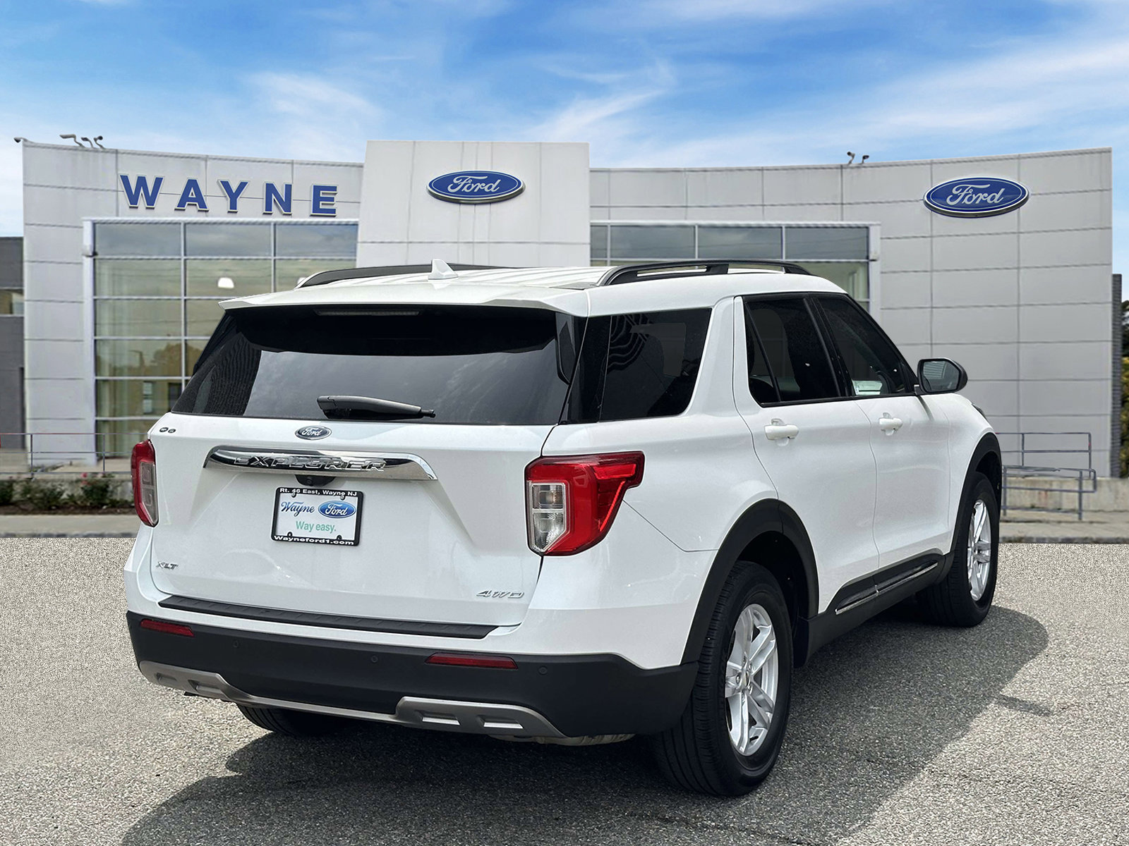 Certified 2022 Ford Explorer XLT w/ Equipment Group 202A AWD/4WD image 5