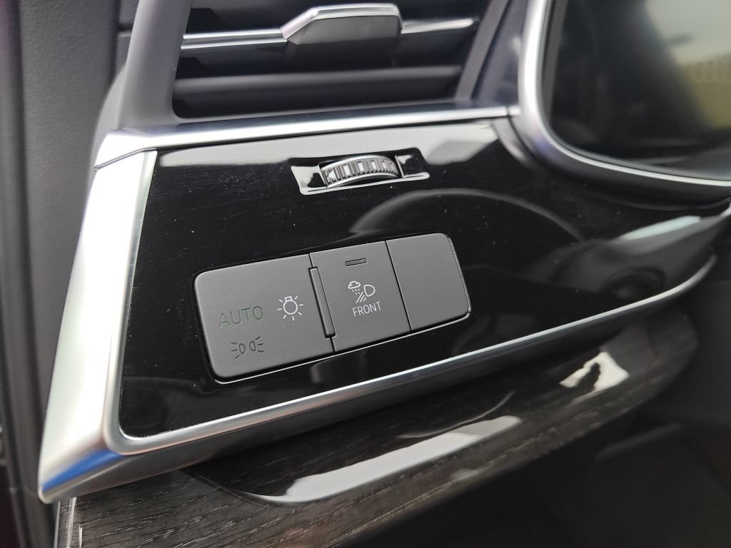 Used 2022 Audi Q7 3.0T Premium Plus w/ Premium Plus Package AWD/4WD image 16