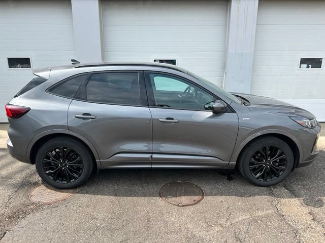 Certified 2023 Ford Escape ST-Line Elite w/ Premium Technology Package AWD/4WD image 6