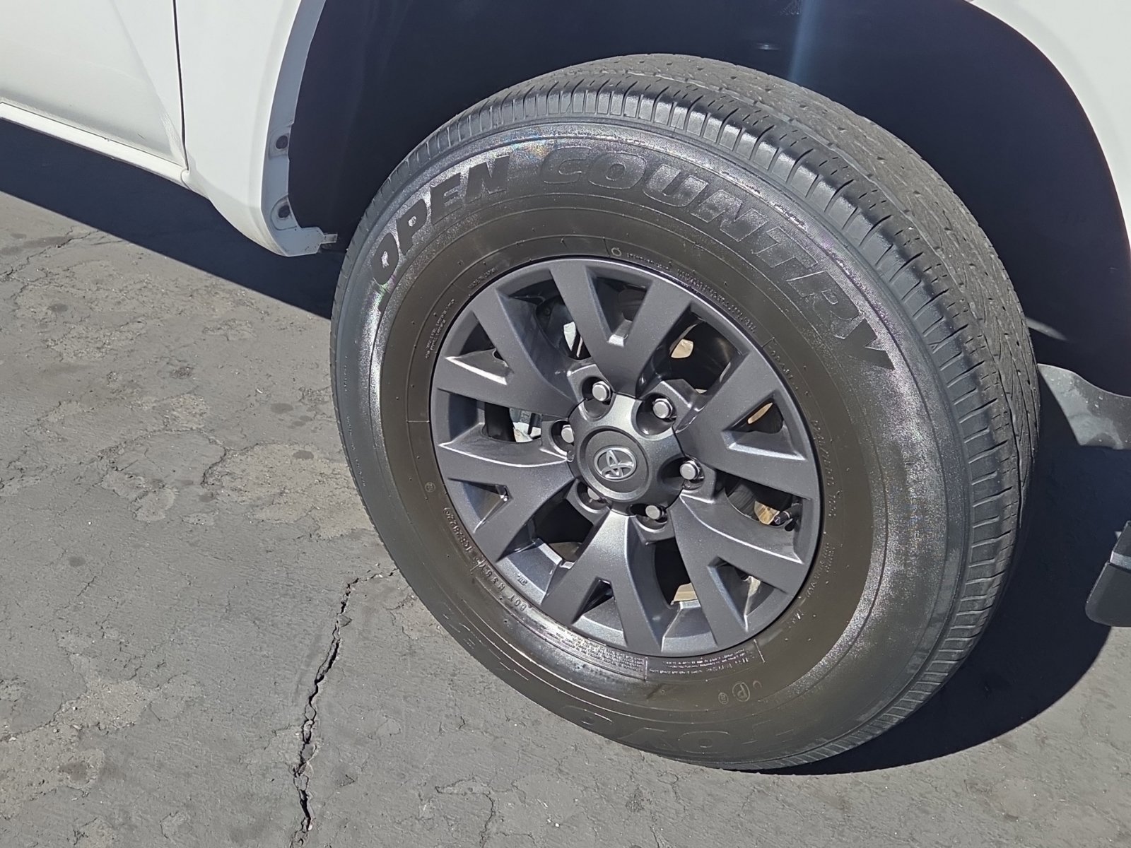 Used 2023 Toyota Tacoma SR5 RWD image 2