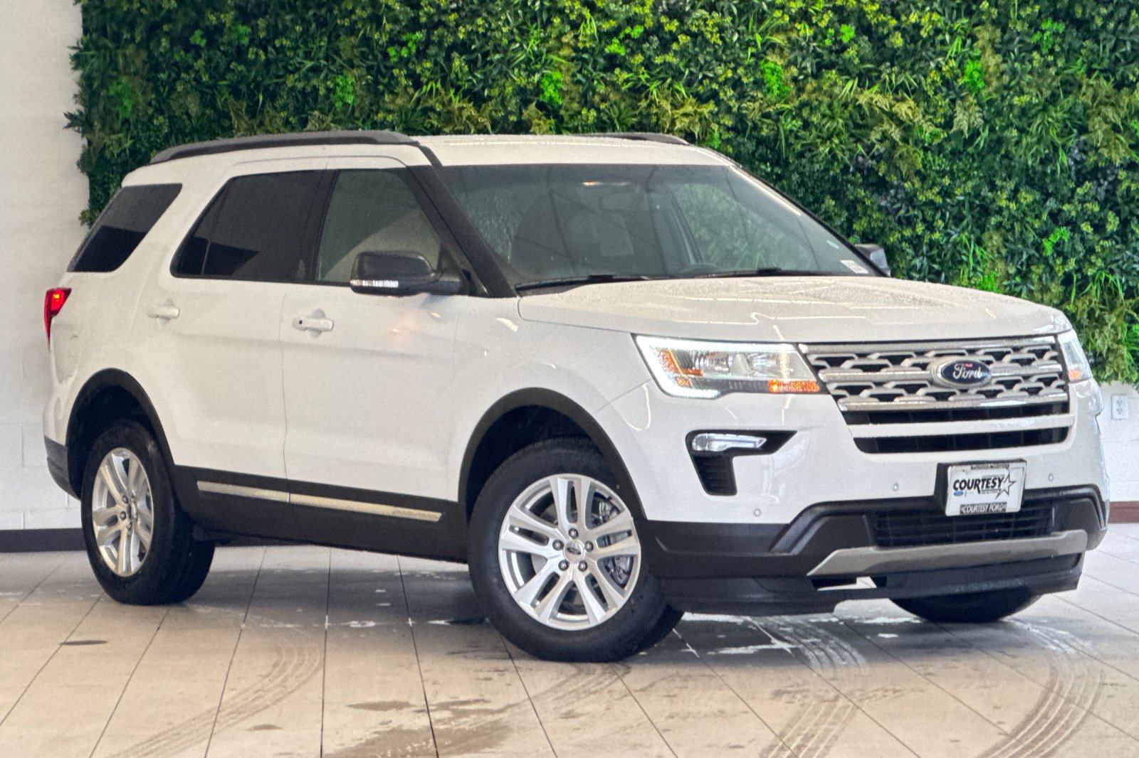 Certified 2019 Ford Explorer XLT w/ Equipment Group 202A