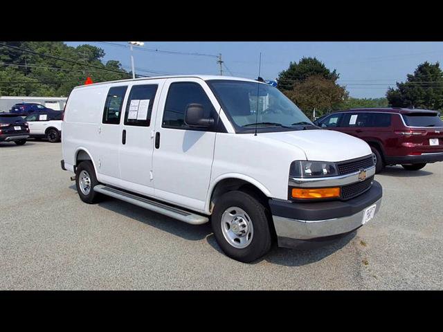 Used 2025 Chevrolet Express 2500 w/ Driver Convenience Package RWD image 2