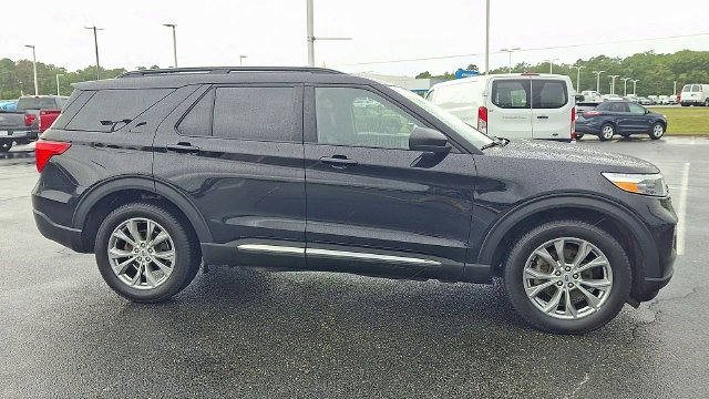 Certified 2023 Ford Explorer XLT w/ Equipment Group 202A AWD/4WD image 9