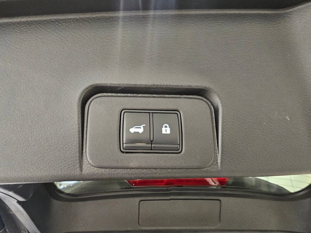 Used 2021 Nissan Rogue SV w/ Premium Package image 39