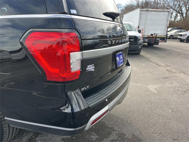 Certified 2024 Ford Expedition Max XLT image 10