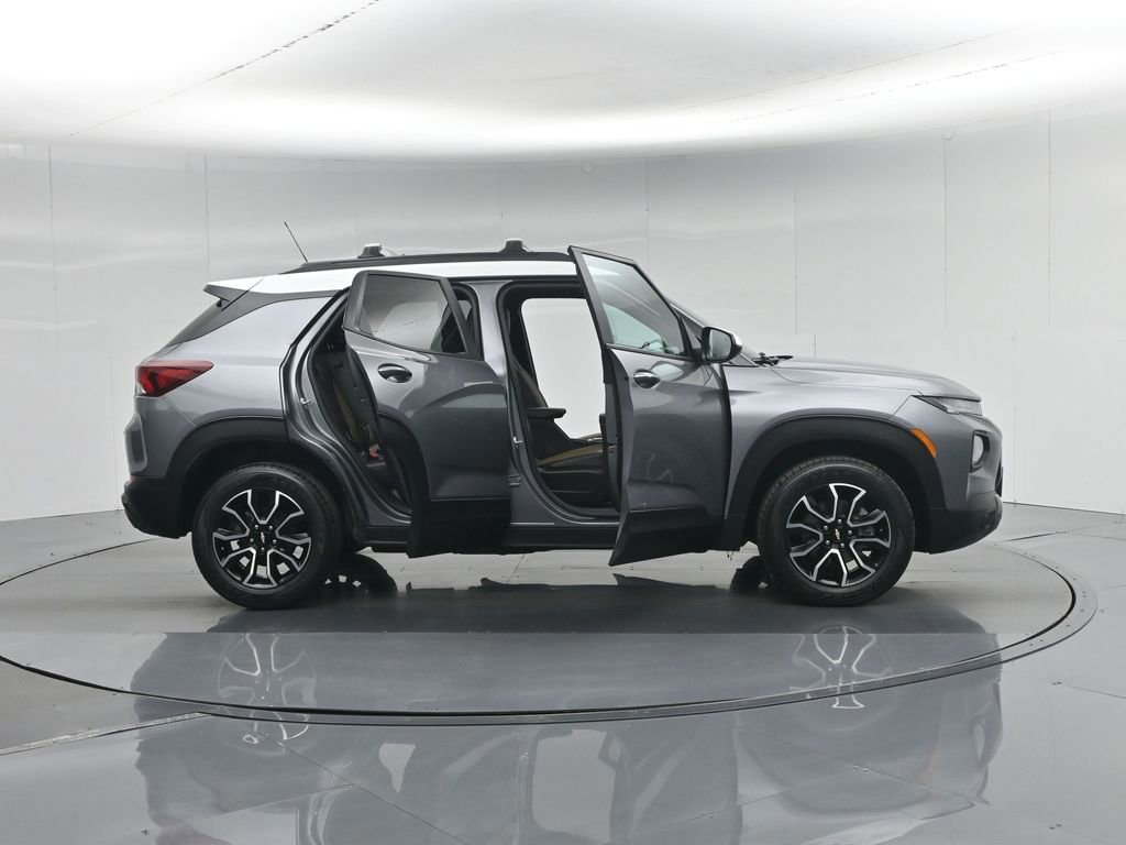Used 2021 Chevrolet TrailBlazer ACTIV w/ Technology Package image 59