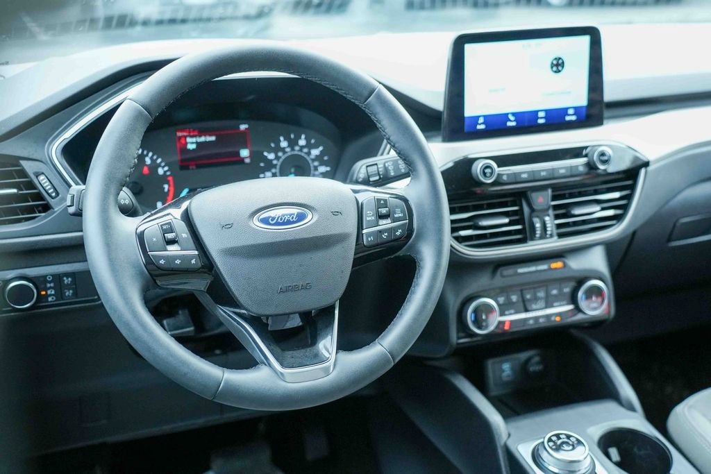 Certified 2022 Ford Escape SE w/ SE Sport Appearance Package image 21