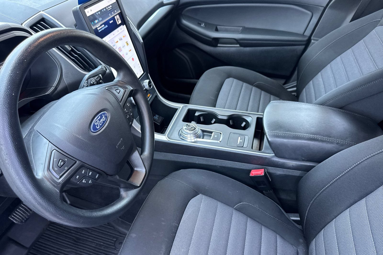 Certified 2023 Ford Edge SE w/ Black Appearance Package AWD/4WD image 9