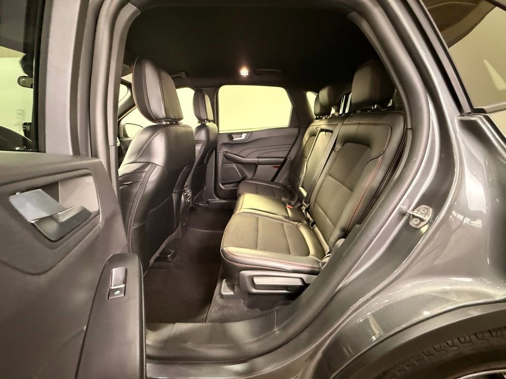Certified 2025 Ford Escape ST-Line image 19