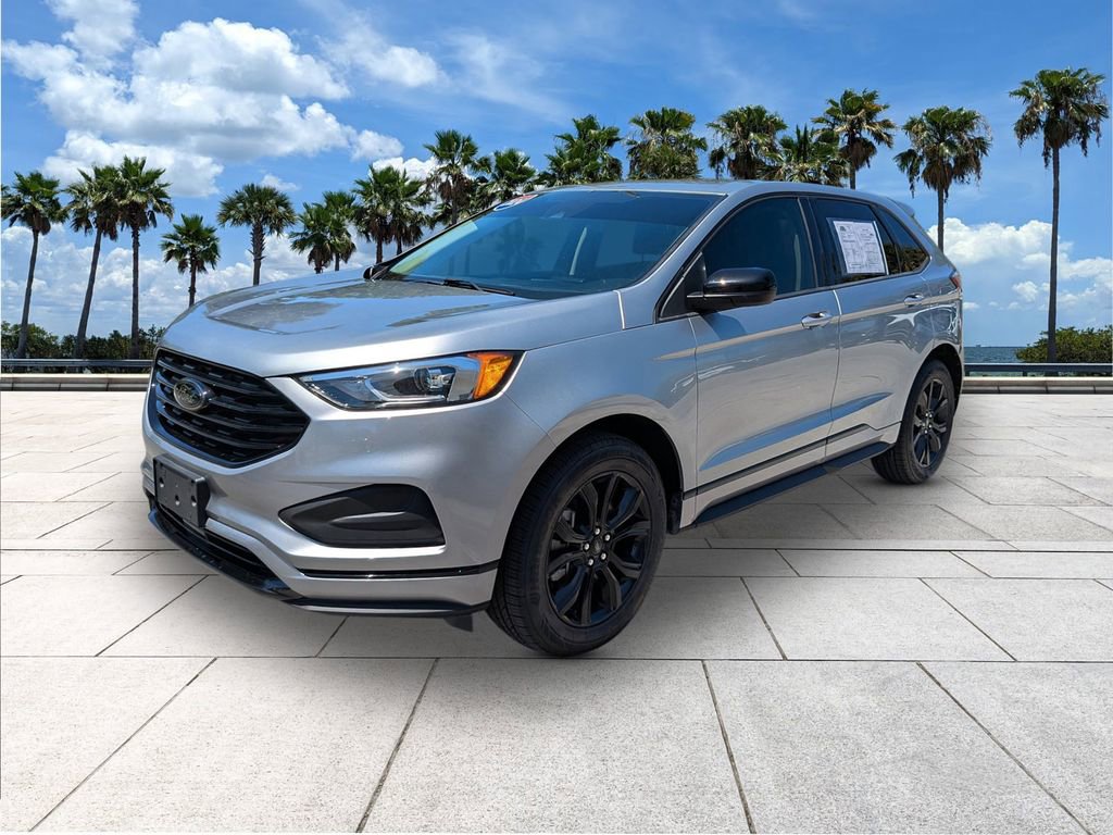 Certified 2024 Ford Edge SE w/ Black Appearance Package image 3