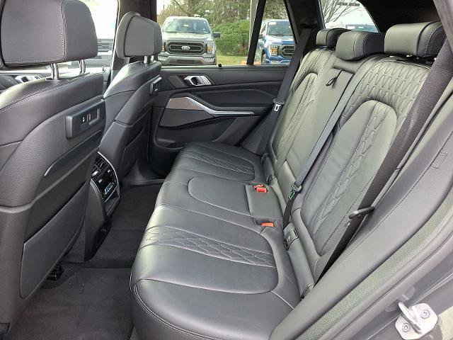 Used 2021 BMW X5 M50i w/ Executive Package image 10