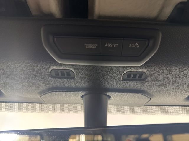 Used 2022 Jeep Gladiator Rubicon w/ Cold Weather Group AWD/4WD image 13