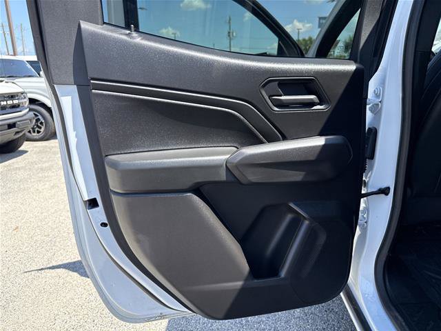 Used 2025 Chevrolet Colorado W/T w/ Advanced Trailering Package AWD/4WD image 25