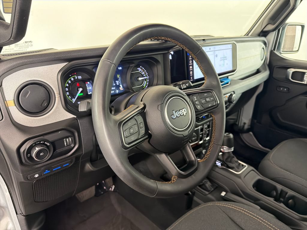 Used 2024 Jeep Wrangler Unlimited w/ Convenience Group AWD/4WD image 13
