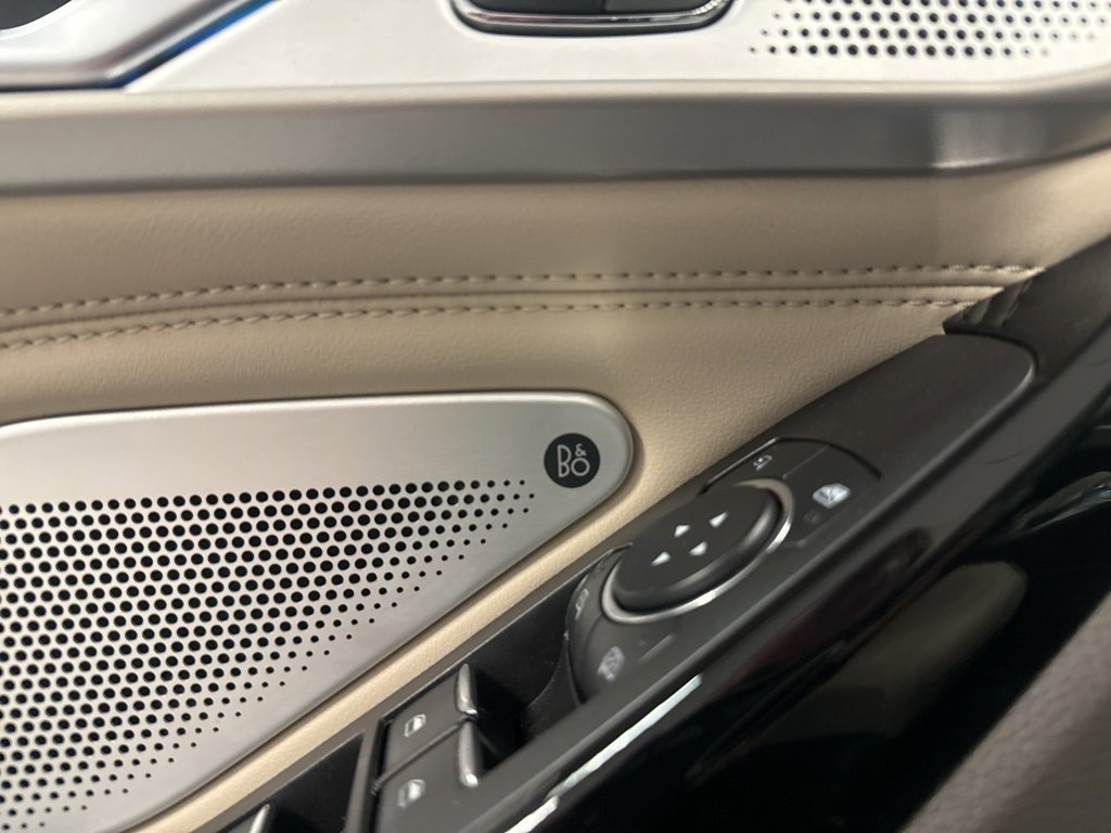 Certified 2024 Ford Explorer Platinum w/ Technology Package image 27