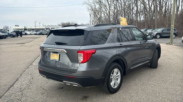 Certified 2022 Ford Explorer XLT w/ Equipment Group 202A image 5