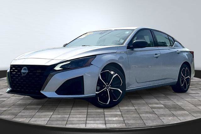 Used 2024 Nissan Altima 2.5 SR FWD image 12
