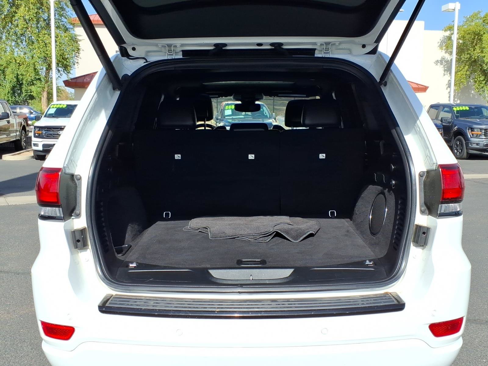 Used 2018 Jeep Grand Cherokee Altitude RWD image 10