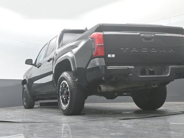 Used 2024 Toyota Tacoma SR5 AWD/4WD image 23