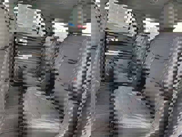 Certified 2022 Ford Explorer XLT w/ Equipment Group 202A image 21