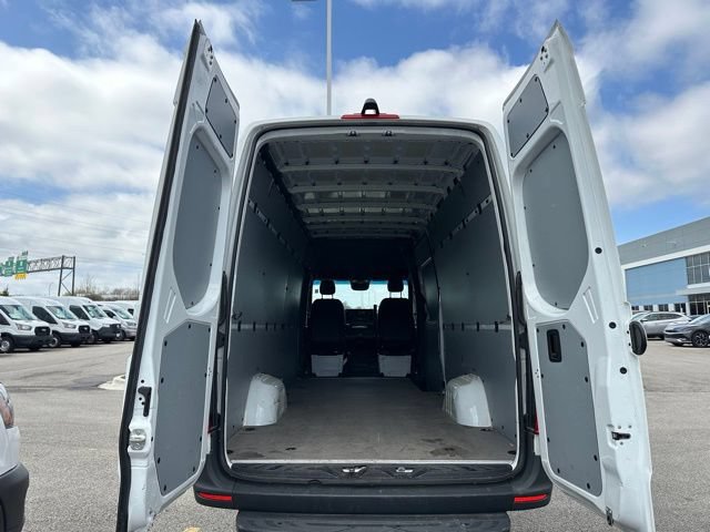 Used 2024 Mercedes-Benz Sprinter 2500 w/ Parking Package image 12