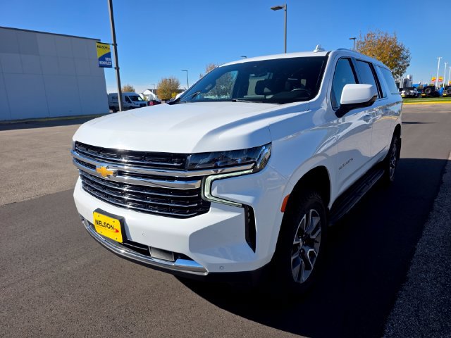 Used 2023 Chevrolet Suburban LT w/ Max Trailering Package AWD/4WD image 2