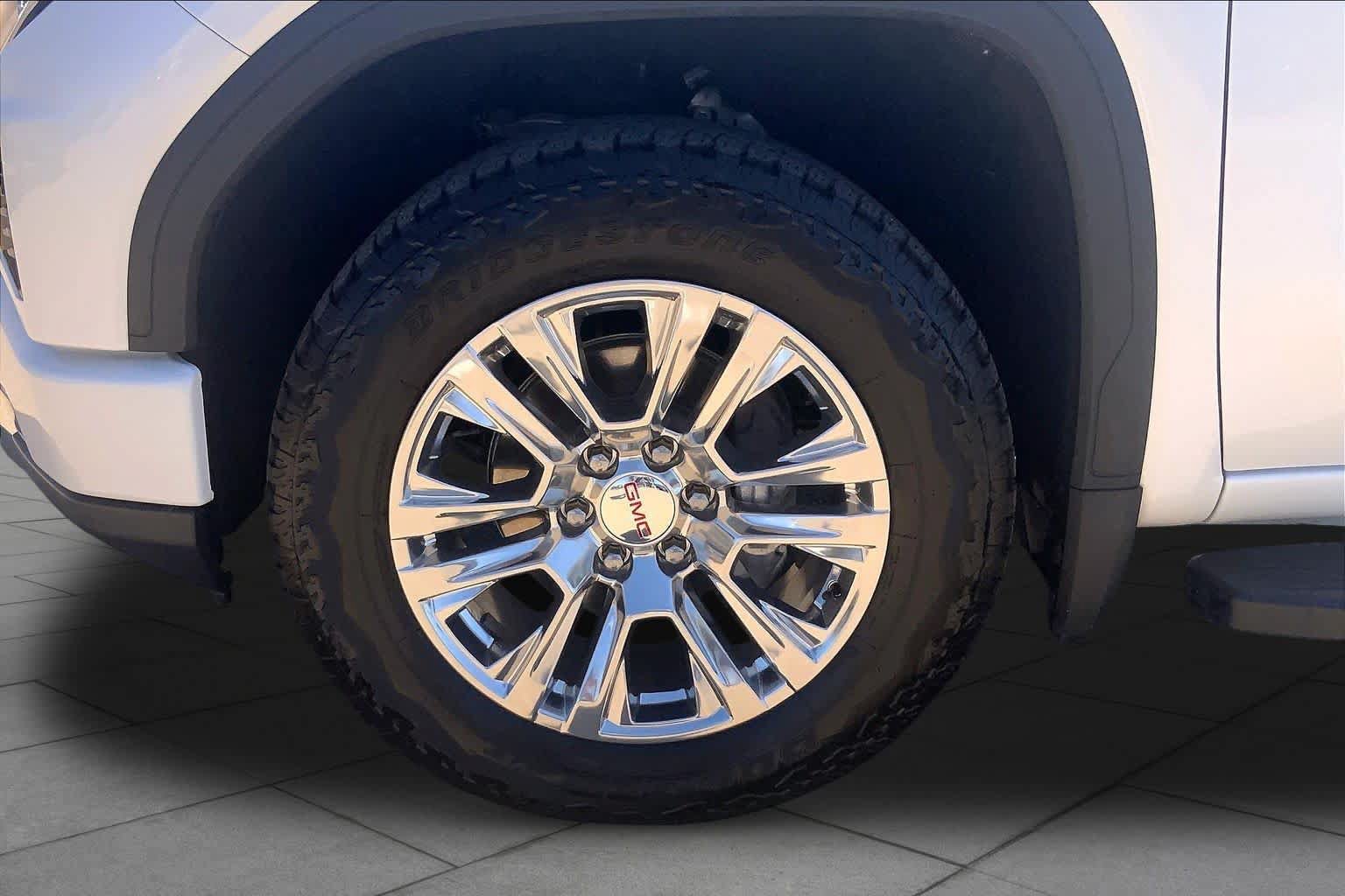 Used 2024 GMC Sierra 1500 Denali w/ Technology Package AWD/4WD image 11