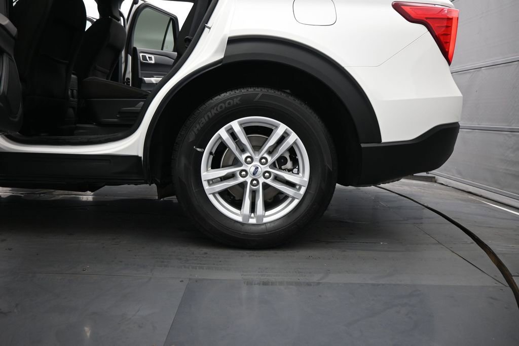 Certified 2024 Ford Explorer XLT RWD image 20