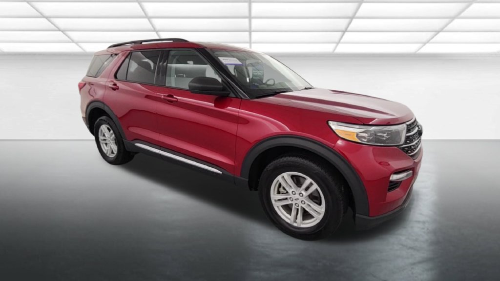 Certified 2024 Ford Explorer XLT w/ Equipment Group 202A AWD/4WD image 10