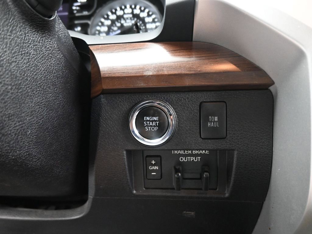 Used 2020 Toyota Tundra Limited w/ Limited Premium Package image 43